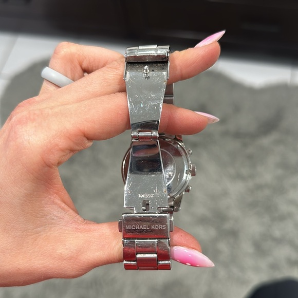 Michael Kors Watch - Picture 2 of 4